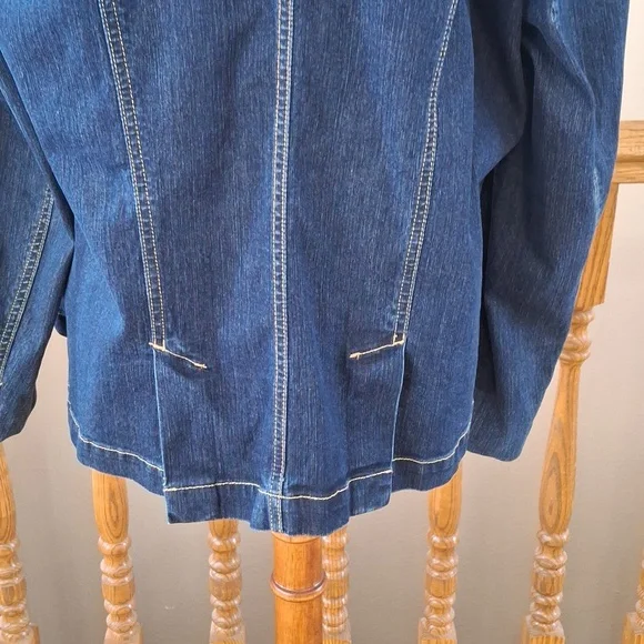 Navy Blue Denim Jacket with Blazer Cut and Relaxed Fit - Picture 5 of 7